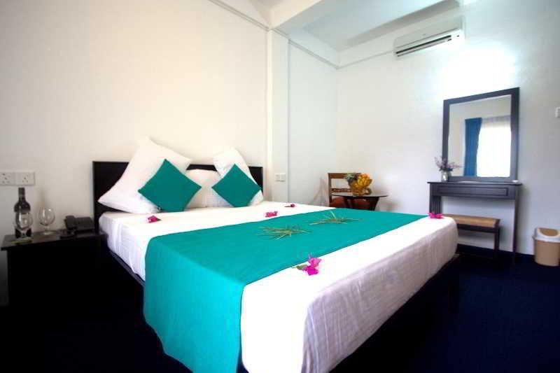 Kothmale Holiday Hotel Kandy Ngoại thất bức ảnh