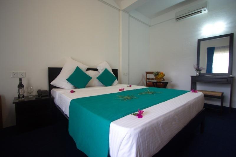 Kothmale Holiday Hotel Kandy Ngoại thất bức ảnh